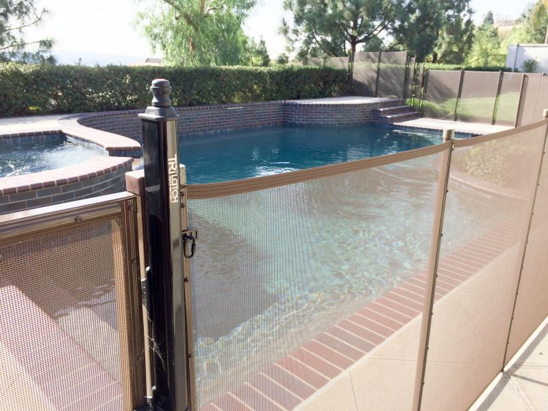 Removable Mesh Pool Fence